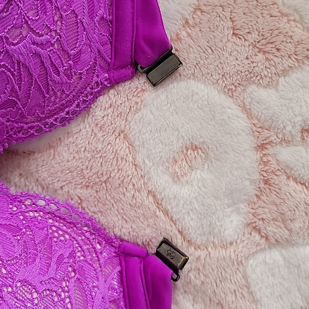 Victoria's Secret Vibrant Purple Lace Bra - Picture 4 of 4